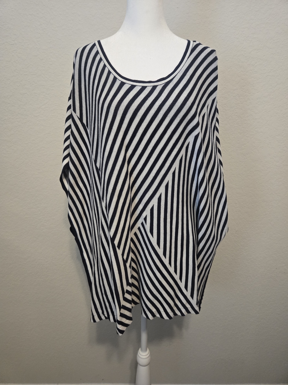 CAbi Black & White Diagonal Stripe Tunic